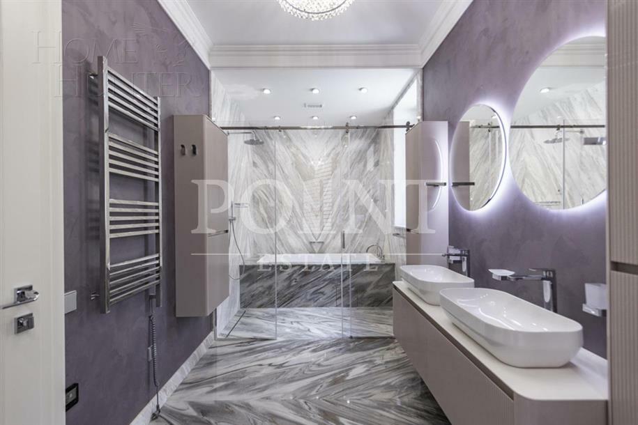 3-этажный коттедж 1 800 м² с отделкой