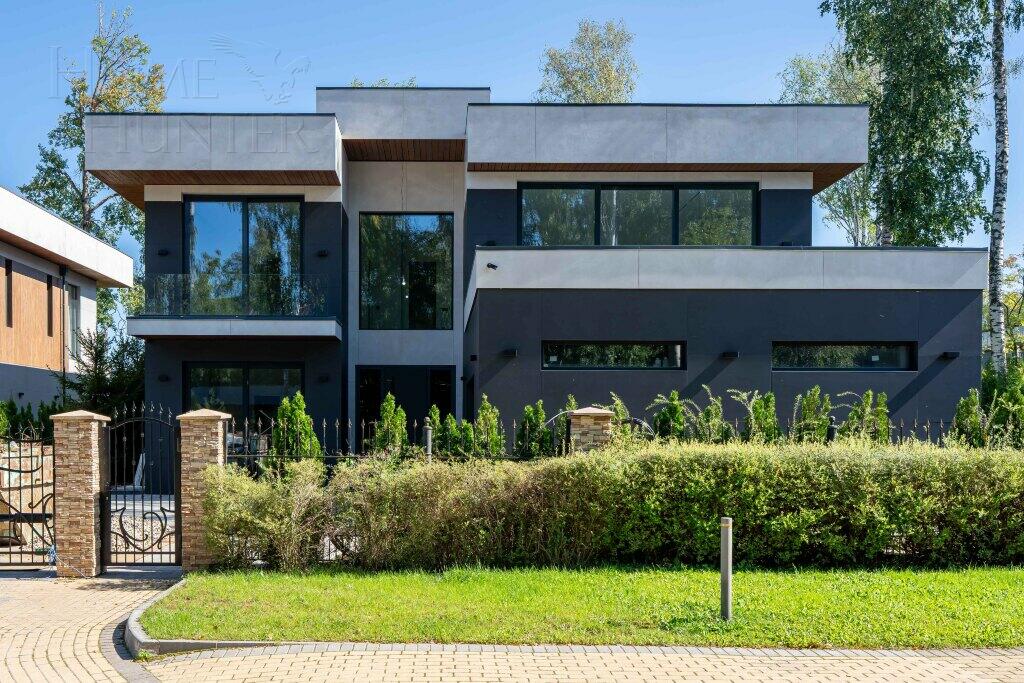 2-этажный коттедж 650 м² без отделки