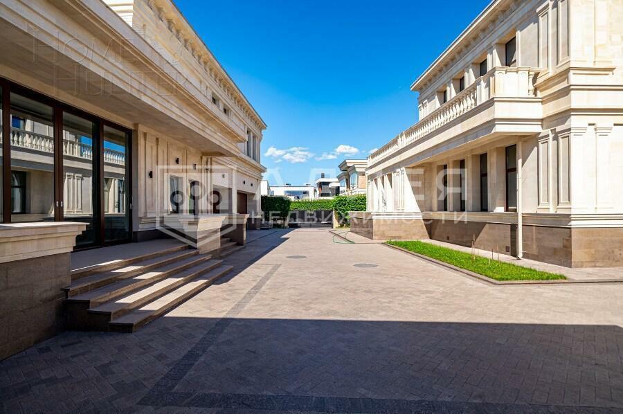 2-этажный коттедж 953 м² без отделки