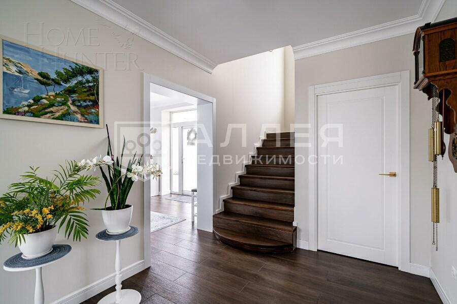 2-этажный коттедж 250 м² с отделкой