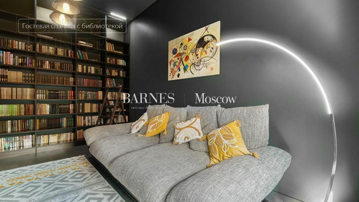 2-этажный коттедж 300 м² с отделкой