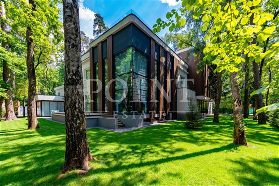 3-этажный коттедж 1 800 м² с отделкой