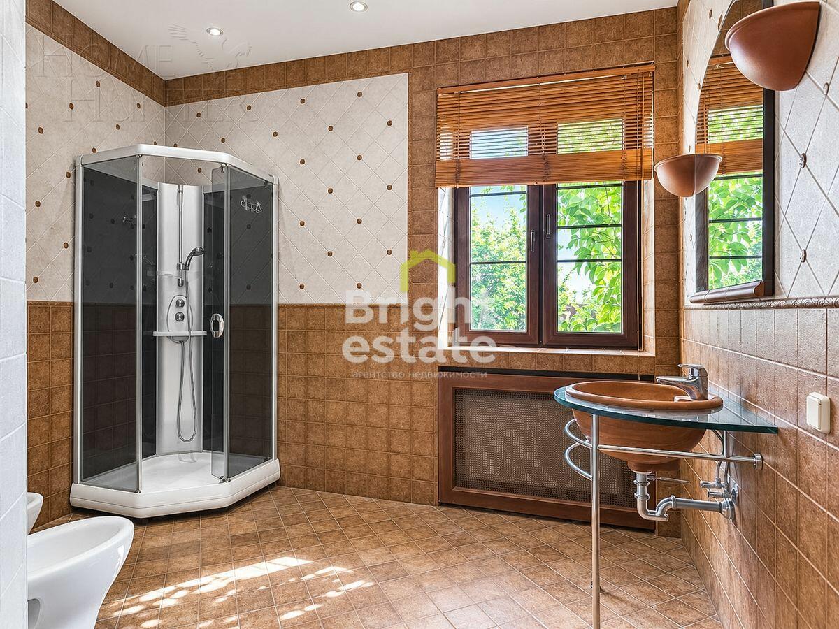 2-этажный коттедж 700 м² с отделкой