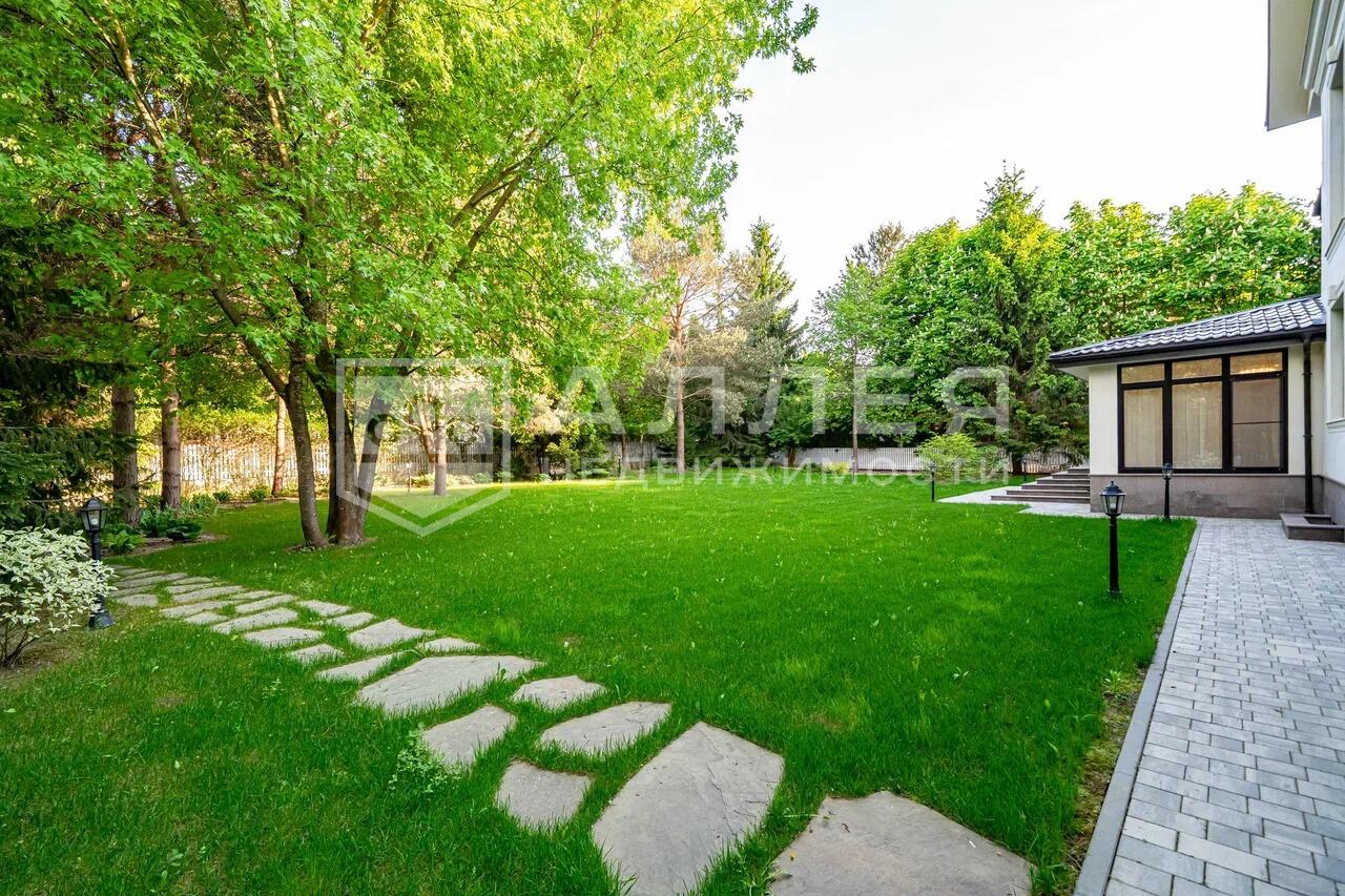2-этажный коттедж 1 250 м² с отделкой