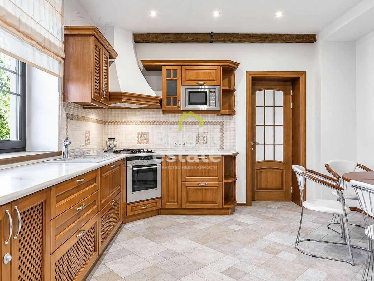 2-этажный коттедж 700 м² с отделкой