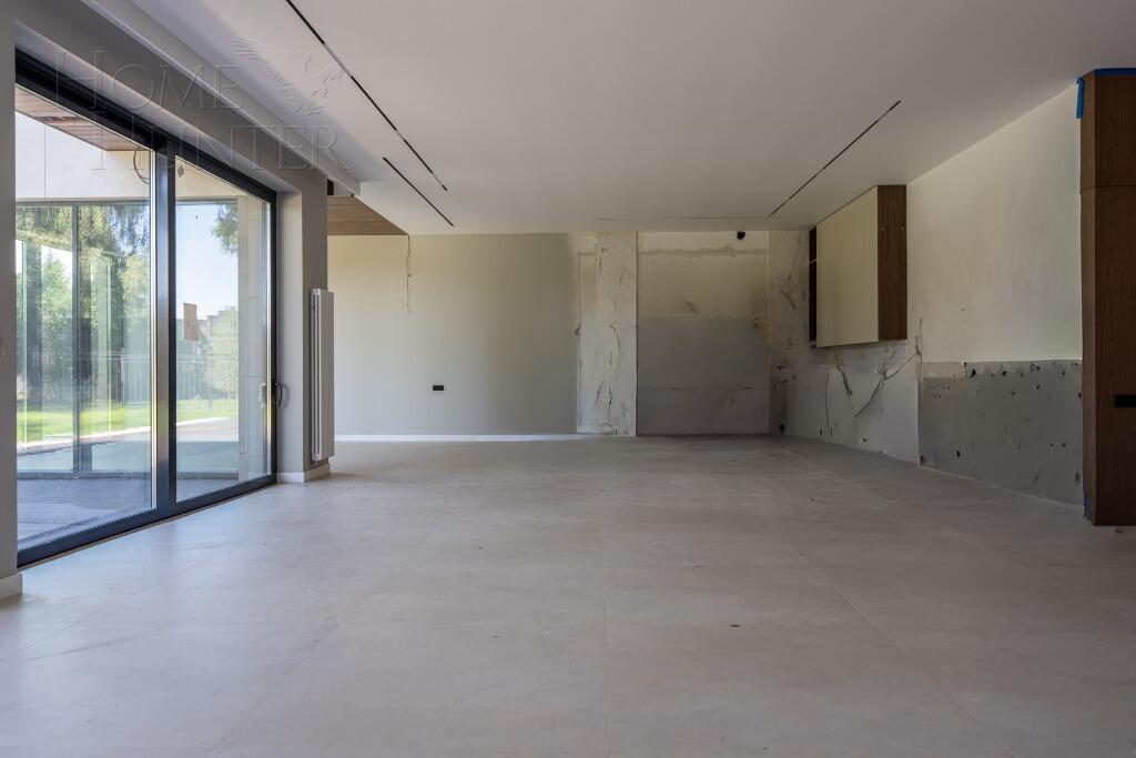 2-этажный коттедж 650 м² без отделки