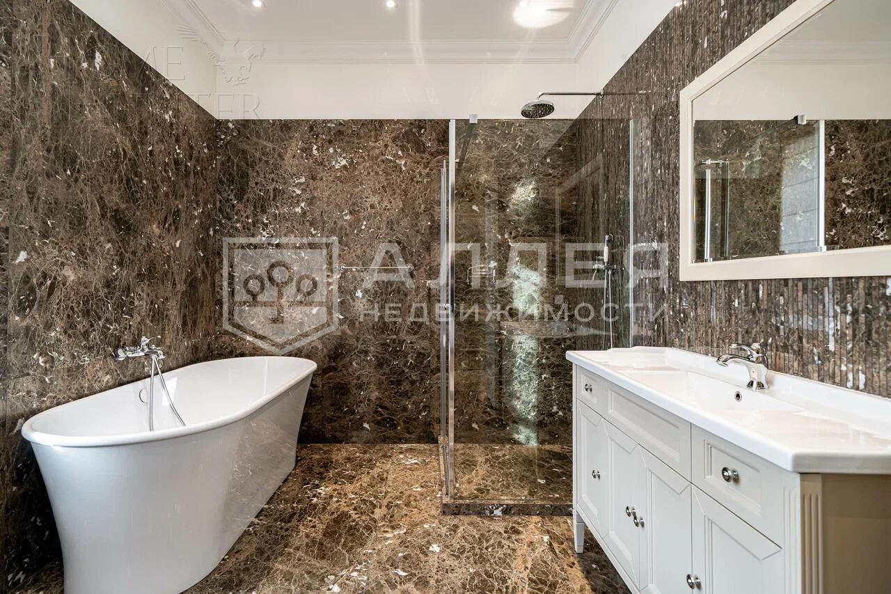2-этажный коттедж 1 250 м² с отделкой