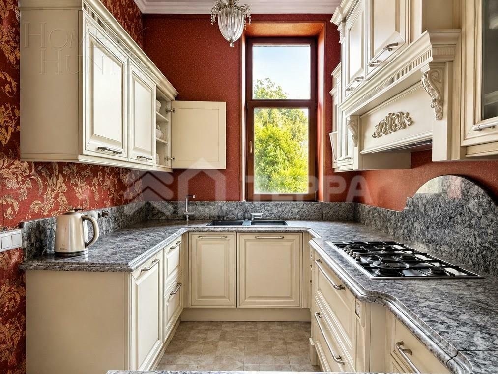 2-этажный коттедж 1 000 м² с отделкой