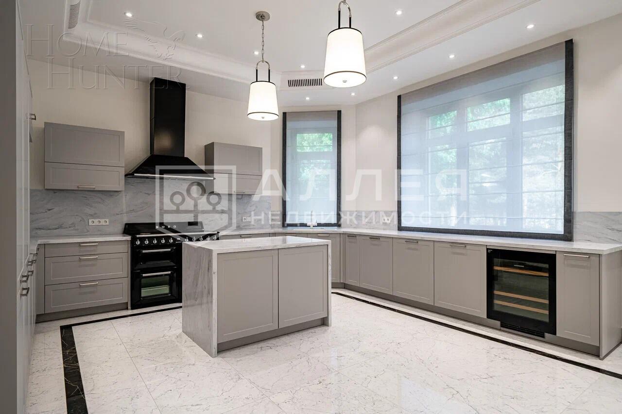 2-этажный коттедж 1 250 м² с отделкой
