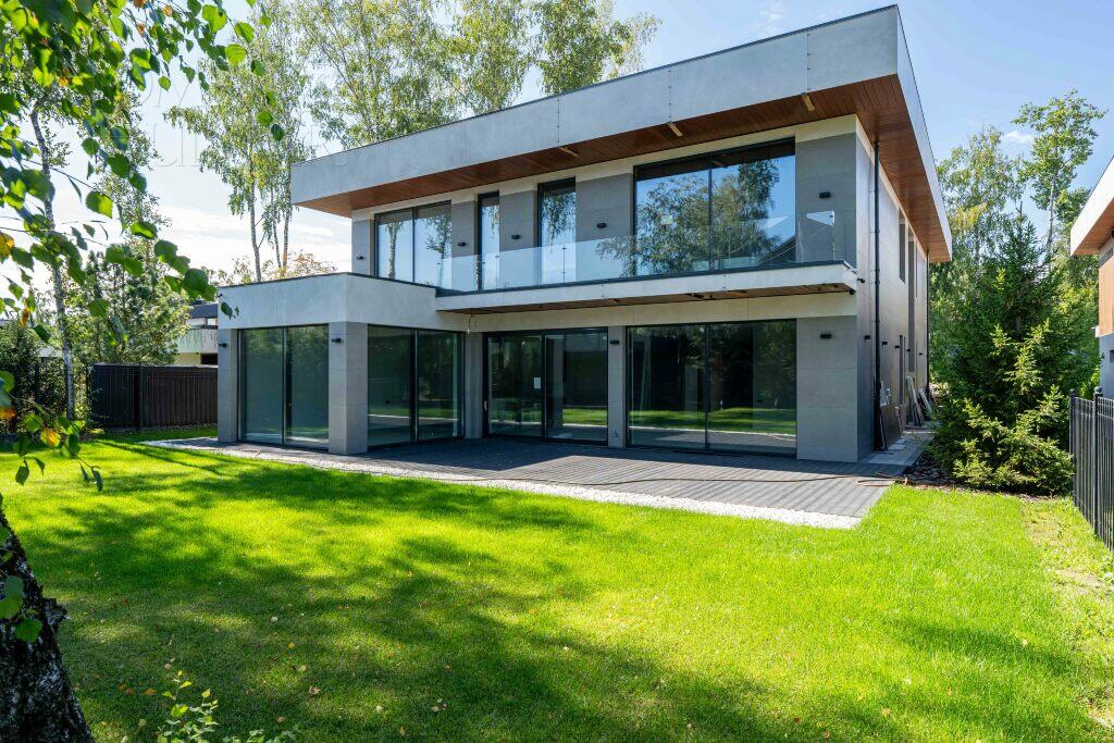 2-этажный коттедж 650 м² без отделки