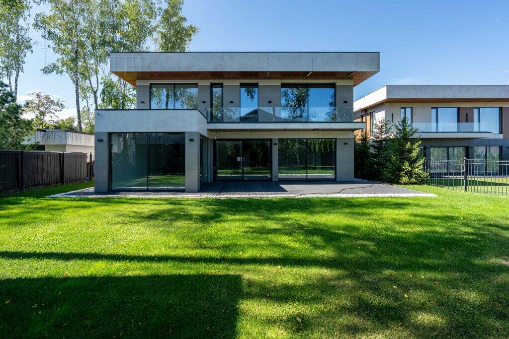 2-этажный коттедж 650 м² без отделки