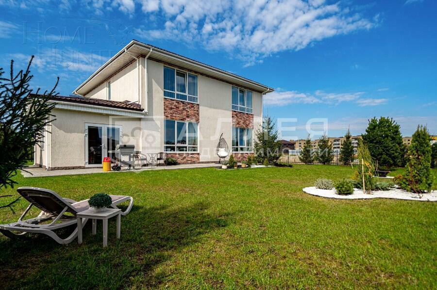 2-этажный коттедж 250 м² с отделкой