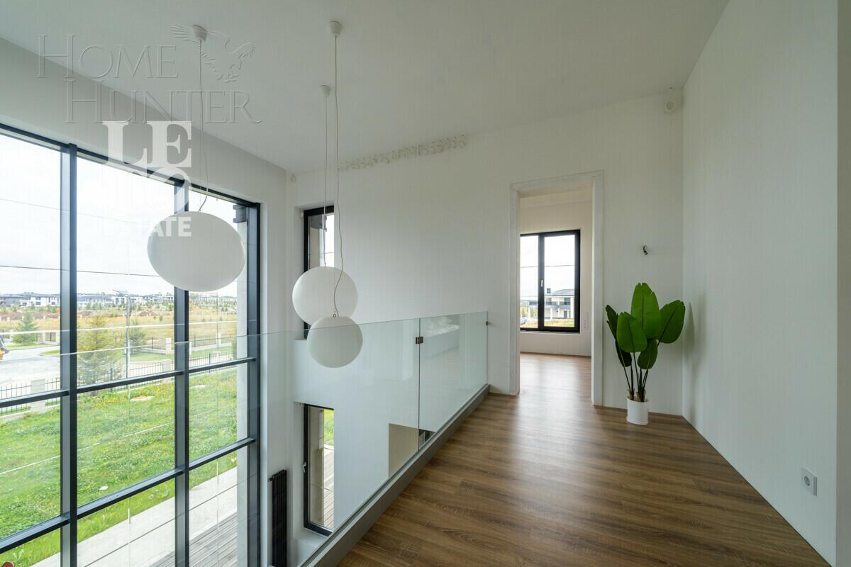 2-этажный коттедж 300 м² с отделкой