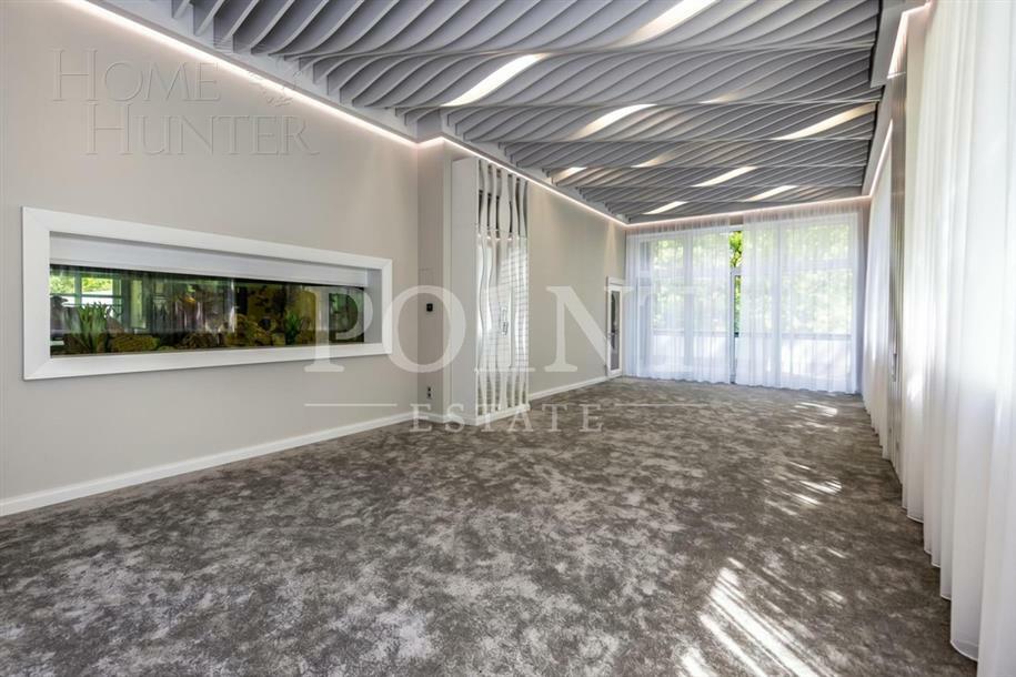 3-этажный коттедж 1 800 м² с отделкой