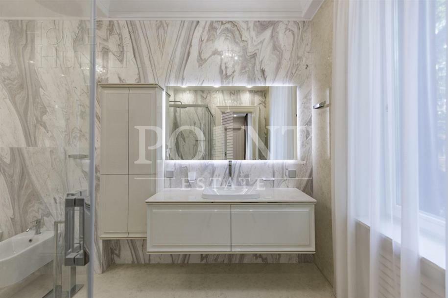 3-этажный коттедж 1 800 м² с отделкой