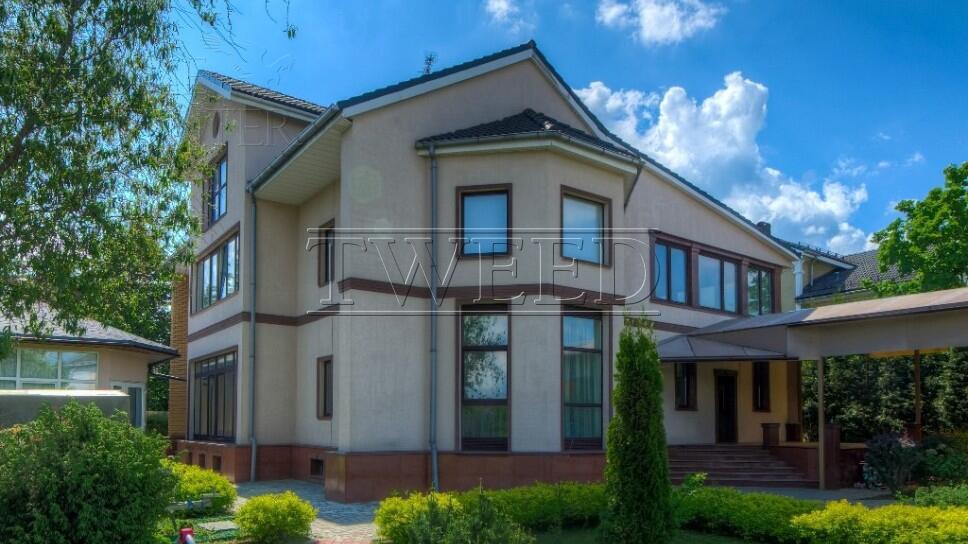 3-этажный коттедж 620 м² с отделкой