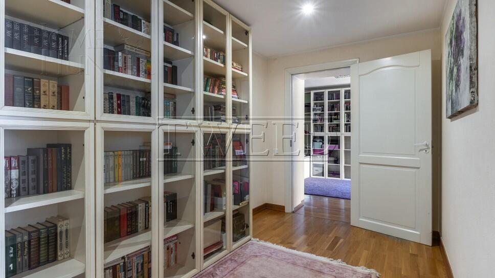 3-этажный коттедж 500 м² с отделкой