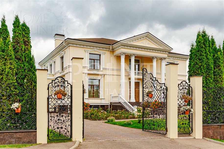 2-этажный коттедж 3 000 м² с отделкой