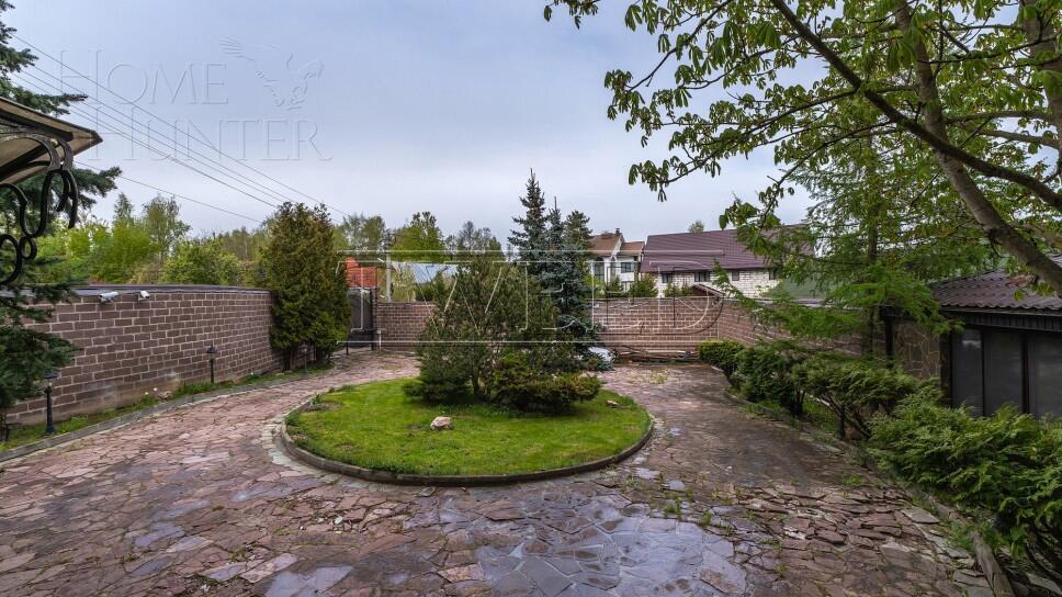 3-этажный коттедж 1 200 м² с отделкой