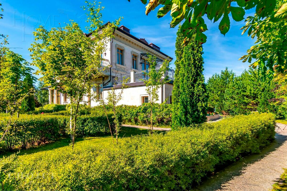 2-этажный коттедж 1 110 м² с отделкой