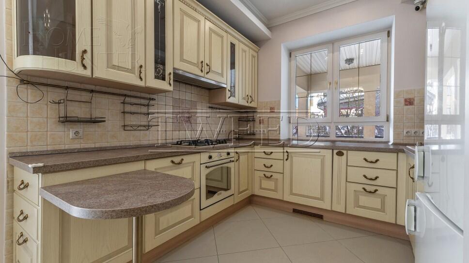 2-этажный коттедж 500 м² с отделкой