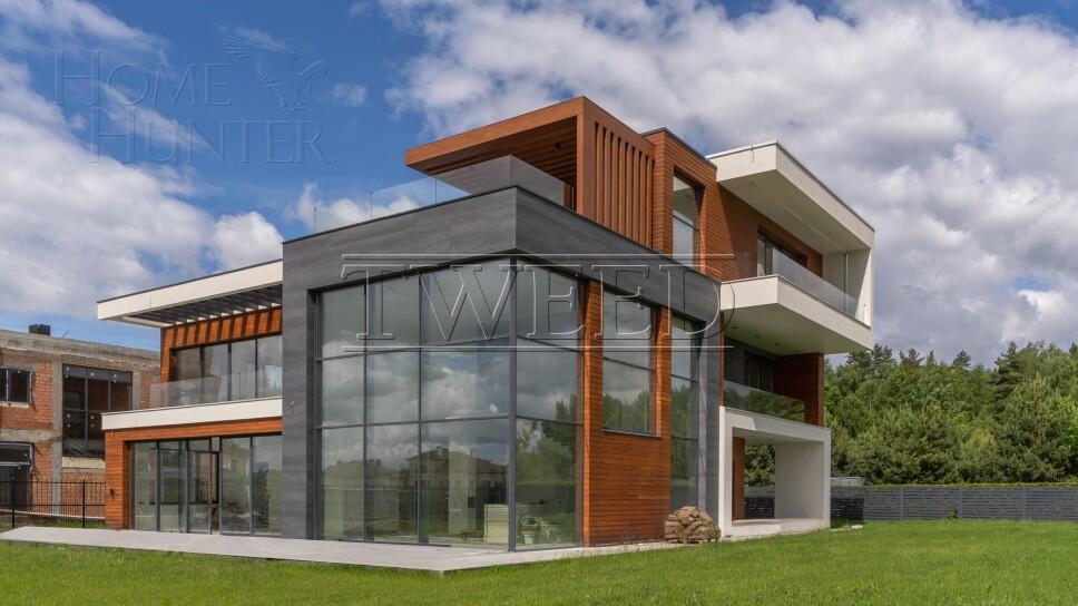 3-этажный коттедж 920 м² с отделкой