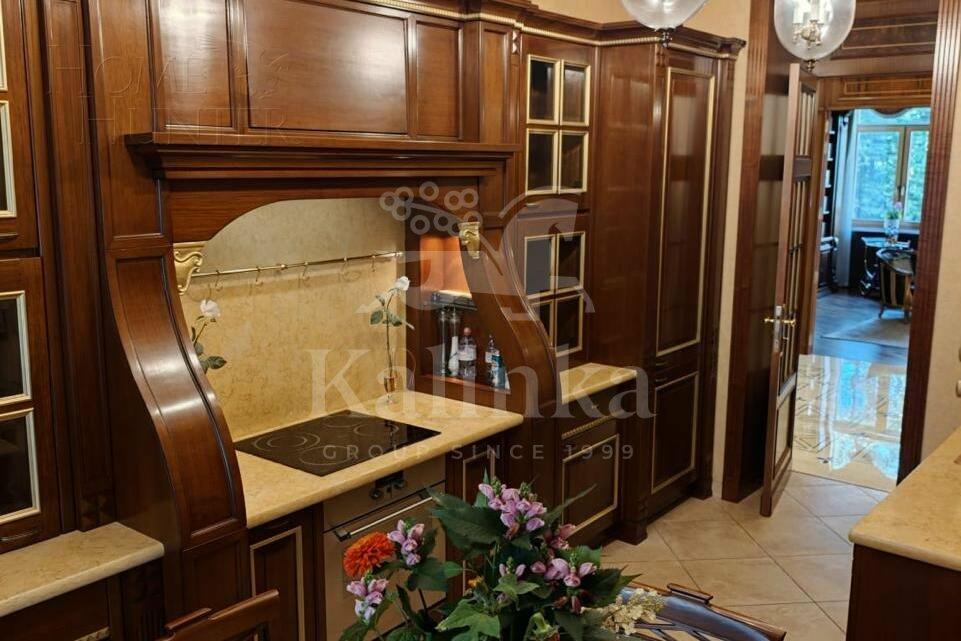 3-КОМН. КВАРТИРА С ОТДЕЛКОЙ 136.5 М² НА 3 ЭТАЖЕ