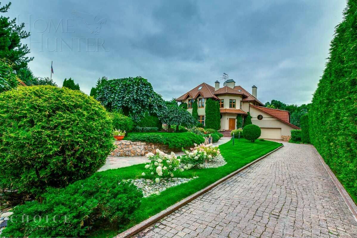 4-этажный коттедж 540 м² с отделкой