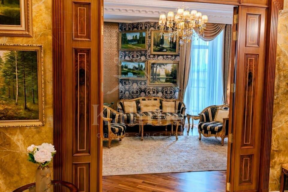 3-КОМН. КВАРТИРА С ОТДЕЛКОЙ 136.5 М² НА 3 ЭТАЖЕ