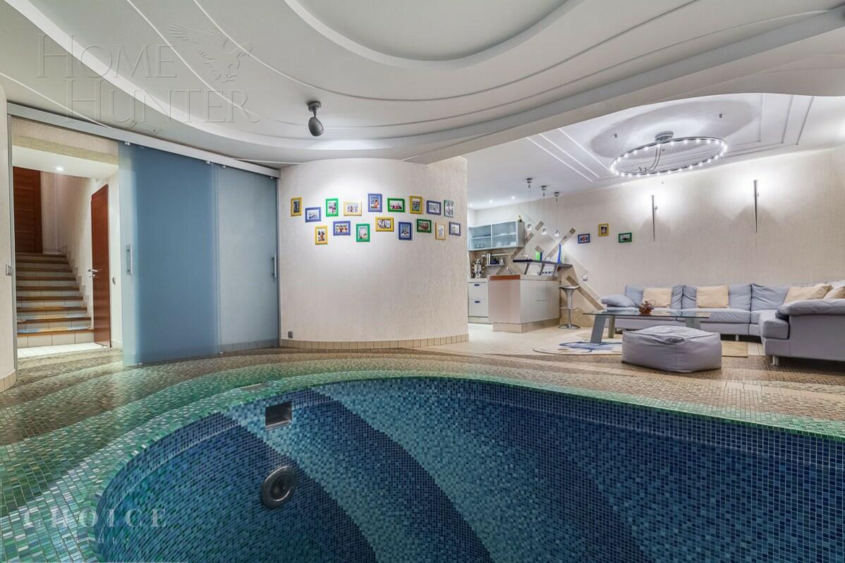 4-этажный коттедж 540 м² с отделкой