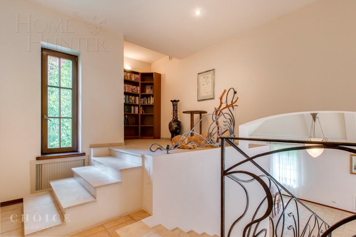 2-этажный коттедж 650 м² с отделкой