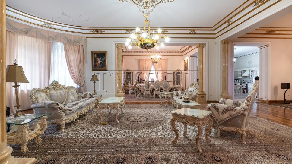 3-этажный коттедж 1 200 м² с отделкой