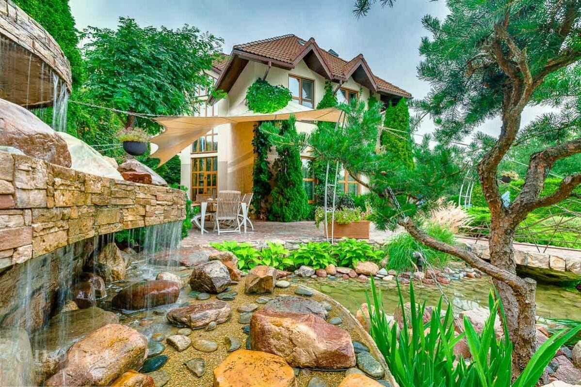 4-этажный коттедж 540 м² с отделкой