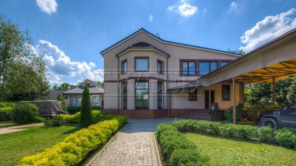 3-этажный коттедж 620 м² с отделкой