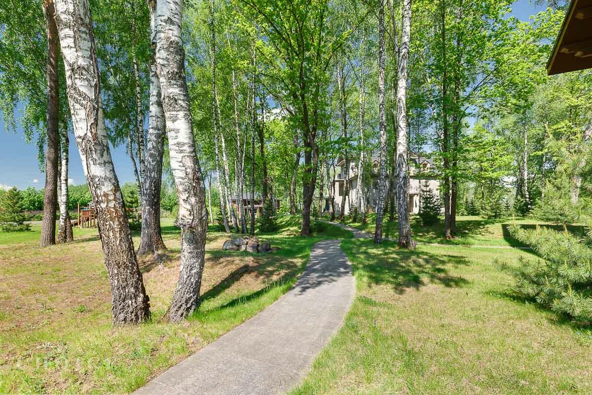 4-этажный коттедж 2 350 м² без отделки