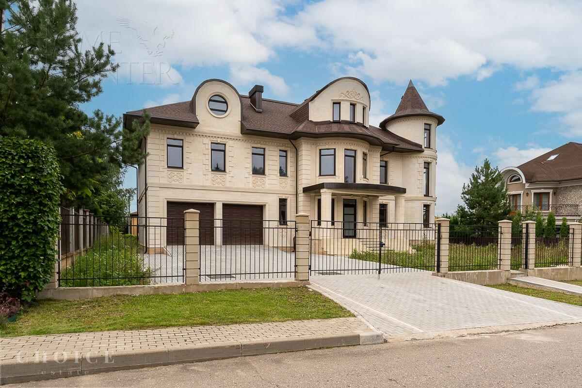 2-этажный коттедж 860 м² без отделки