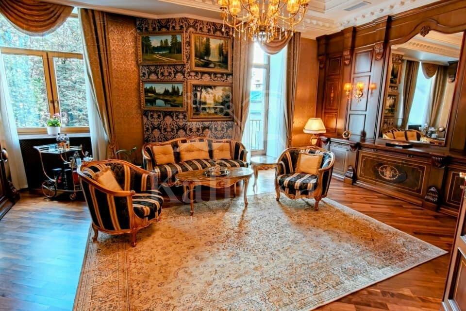 3-КОМН. КВАРТИРА С ОТДЕЛКОЙ 136.5 М² НА 3 ЭТАЖЕ