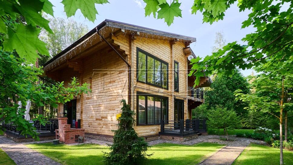 2-этажный коттедж 320 м² с отделкой