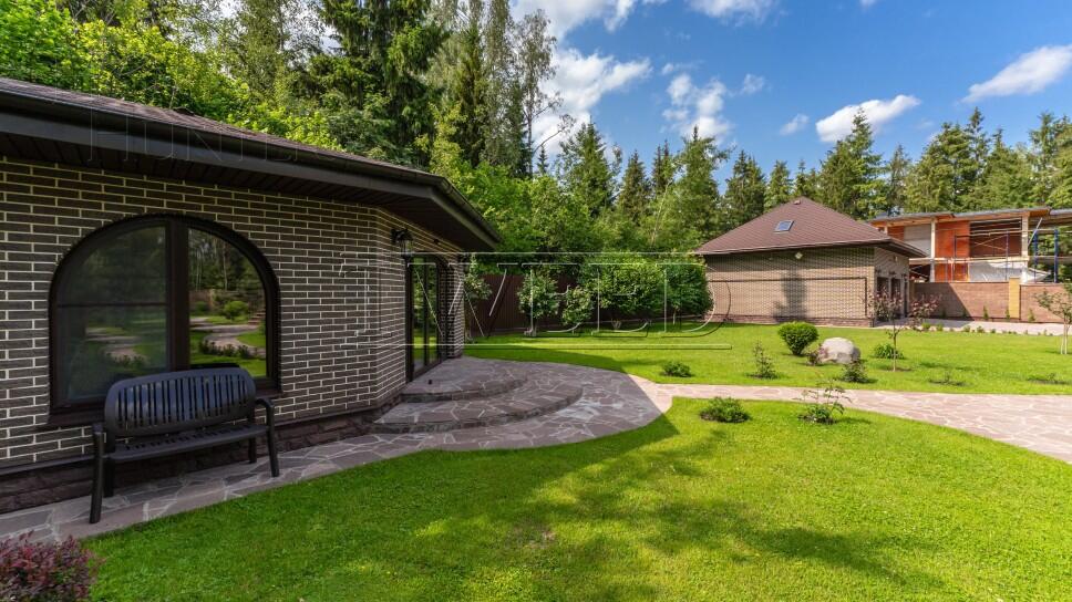 2-этажный коттедж 700 м² с отделкой