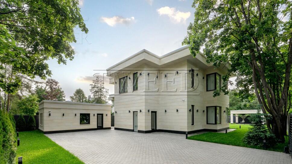 2-этажный коттедж 350 м² с отделкой