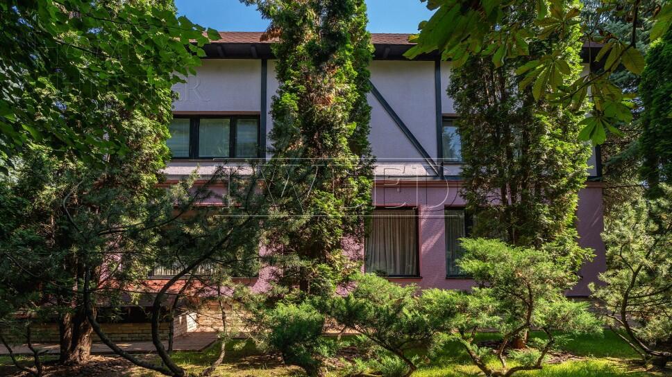 3-этажный коттедж 500 м² с отделкой