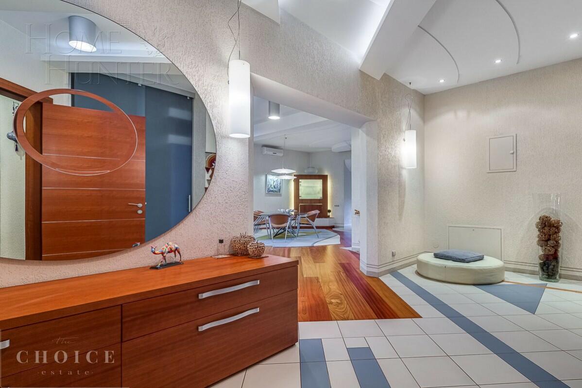 4-этажный коттедж 540 м² с отделкой
