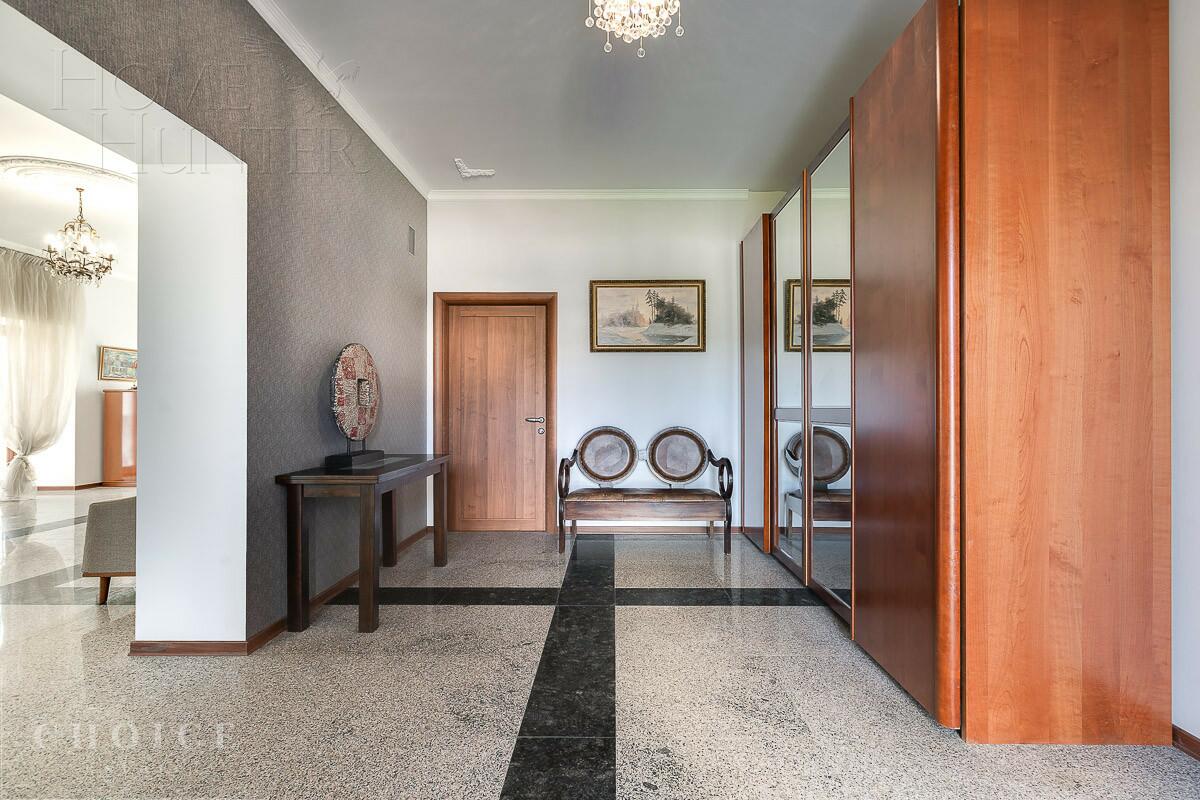 2-этажный коттедж 750 м² с отделкой