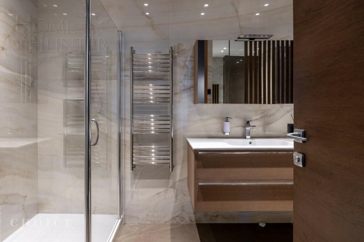 3-этажный коттедж 550 м² с отделкой