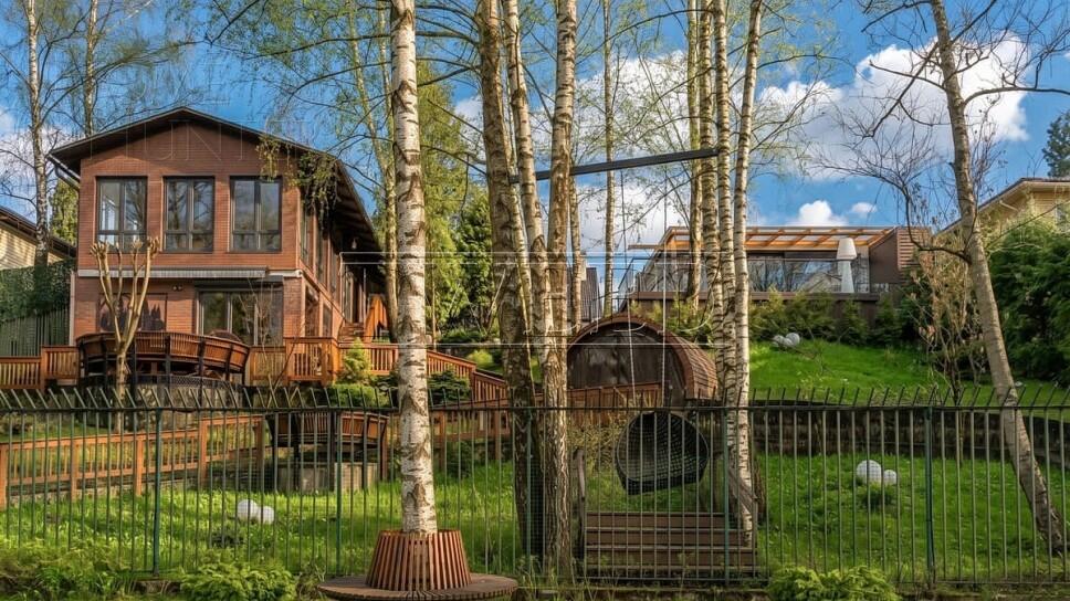 3-этажный коттедж 400 м² без отделки