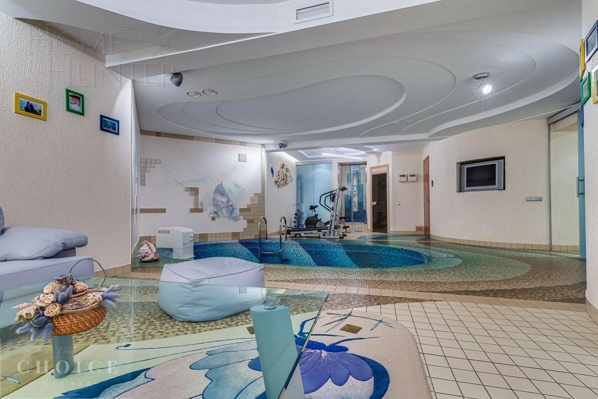4-этажный коттедж 540 м² с отделкой