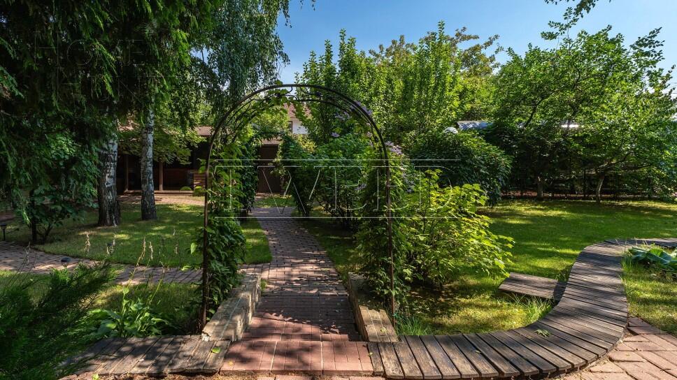 3-этажный коттедж 500 м² с отделкой