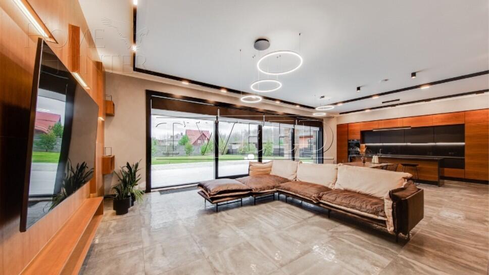 2-этажный коттедж 540 м² с отделкой