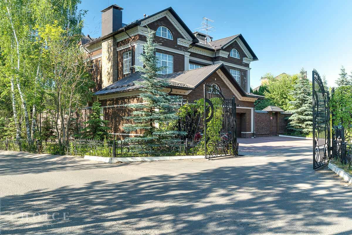 4-этажный коттедж 1 200 м² с отделкой