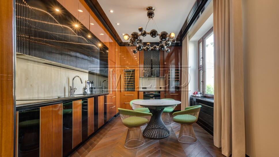 3-КОМН. КВАРТИРА С ОТДЕЛКОЙ 137.4 М² НА 3 ЭТАЖЕ